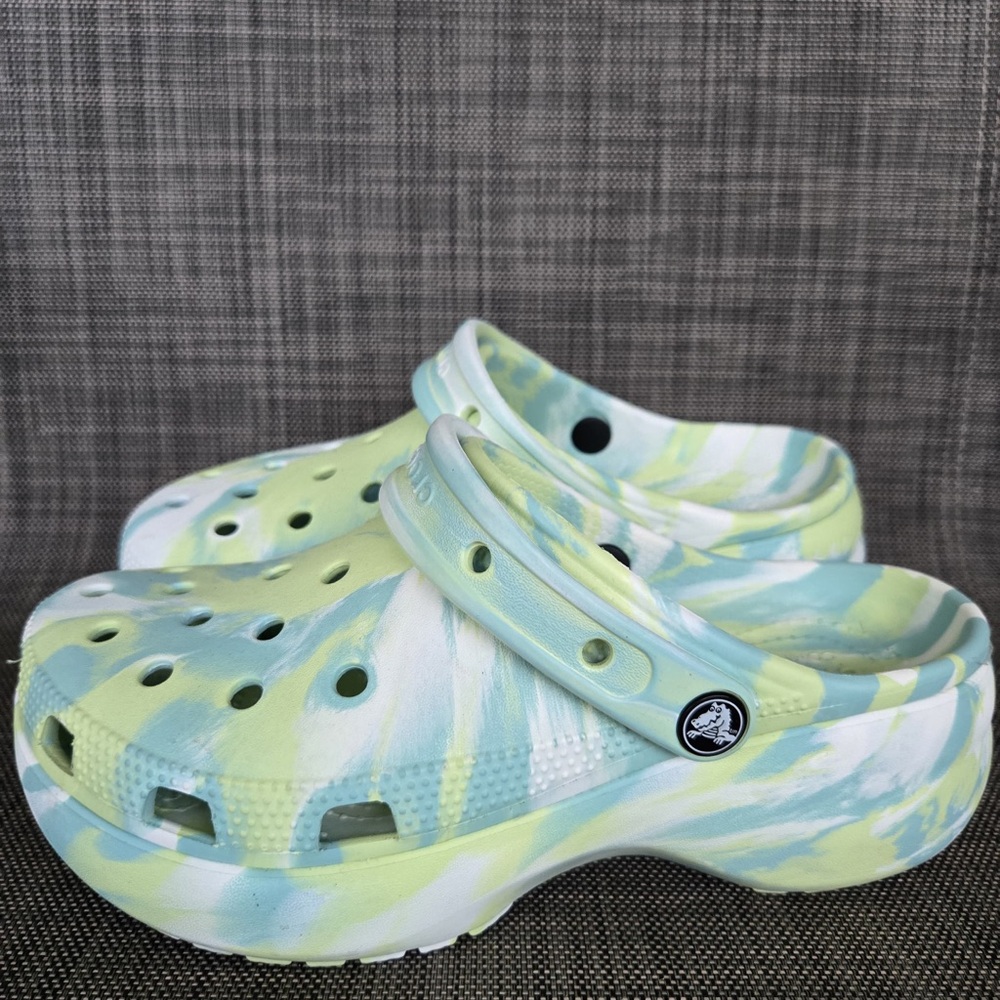 Crocs with heel